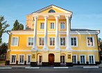Одно из красивейших памятников архитектуры в Вольске. В настоящее время в ней размещается шикарная гостиница 